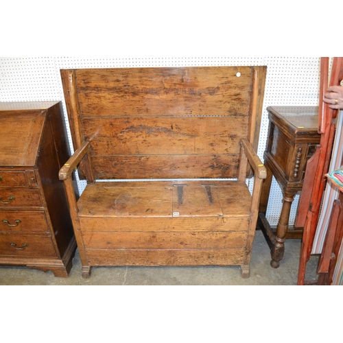 615 - 18TH CENTURY FRENCH ELM KITCHEN SETTLE WITH BOX SEAT AND FOLD DOWN BACK CONVERTING TO A TABLE