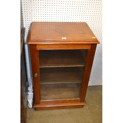 621 - EDWARDIAN MAHOGANY DISPLAY CABINET FITTED SHELVES, ENCLOSED BY GLAZED DOOR