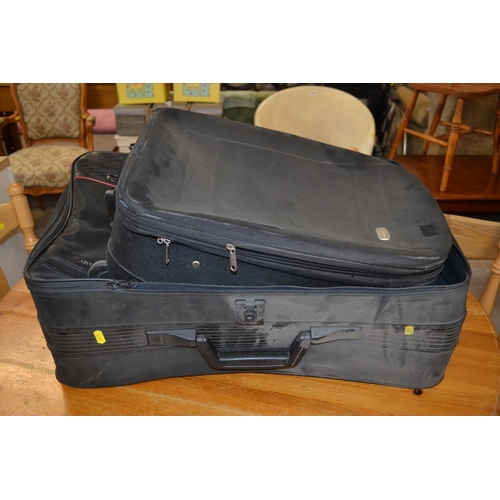 673 - 2 TROLLEY SUITCASES