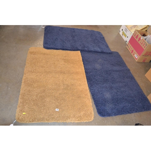 709 - 2 RUBBER BACK SHAG PILE RUGS