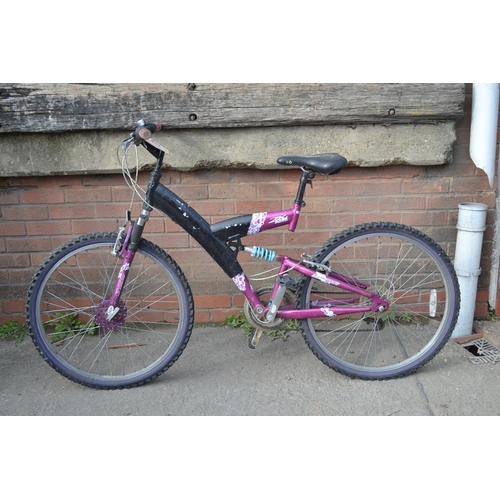 763 - BLACK AND PURPLE MOUNTAIN BIKE