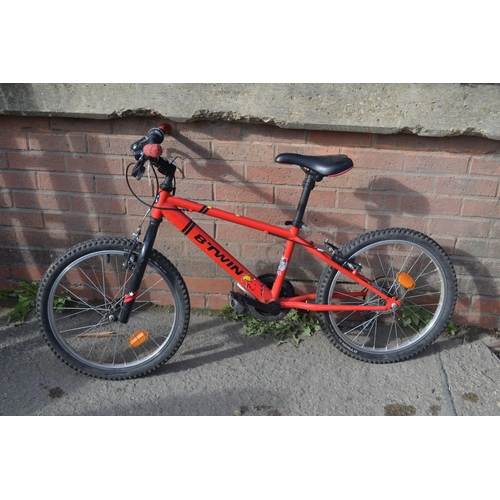 782 - B TWIN RACING BOY MOUNTAIN BIKE