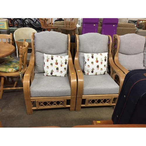 675 - DARO CONSERVATORY 2 SEATER SETTEE AND 2 ARMCHAIRS