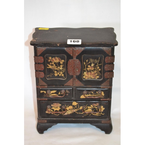 168 - LATE VICTORIAN BLACK LACQUERED TABLE TOP CABINET WITH CHINOISERIE DECORATION, CUPBOARD FITTED 4 INTE... 