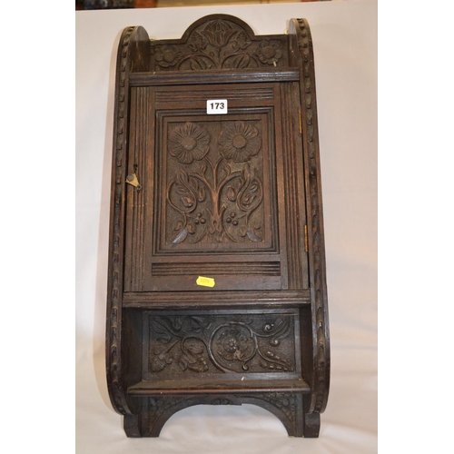 173 - EDWARDIAN CARVED OAK WALL CABINET WITH PIPE RACK