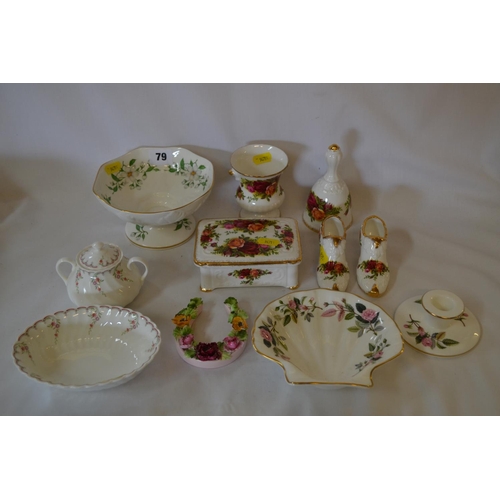 79 - ROYAL ALBERT OLD COUNTRY ROSES TRINKET BOX, PAIR OF SHOES, TABLE URN, HAND BELL, ETC