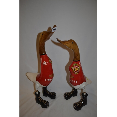 182 - 2 MENCHESTER UNITED WOODEN DUCKS