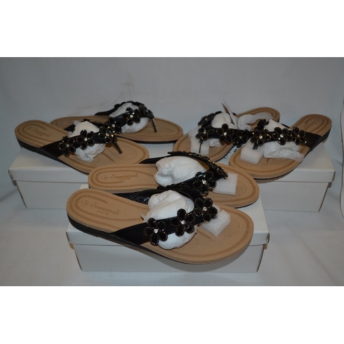 258 - 3 PAIRS OF SAVANNAH BLACK SANDALS (SIZES 8, 4 & 7) NEW