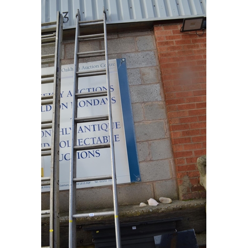 913 - ALUMINIUM EXTENDING LADDER