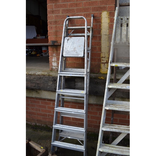 916 - 2 SETS OF ALUMINIUM STEPS