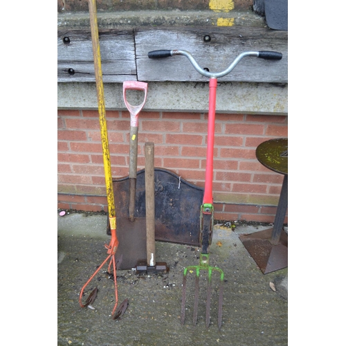 643 - AUTOMATIC SPADE, HOE, HAMMER AND SPADE