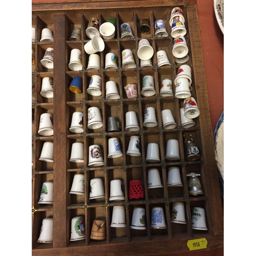 50 - COLLECTION OF 205 CHINA AND METAL THIMBLES DISPLAYED IN OLD PRINTING TRAY