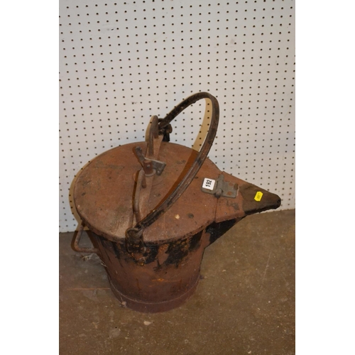 192 - TYERS OF NOTTINGHAM VINTAGE HEAVY IRON TAR BUCKET WITH SWIVEL LID AND HINGED SPOUT LID