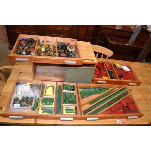 214 - VINTAGE MECCANO SET NO.10, FOUR DRAWER CABINET WITH COMPONENTS AND INSTRUCTION MANUAL (USED)