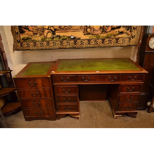 445 - REPRODUCTION MAHOGANY KNEEHOLE DESK FITTED 8 DRAWERS AND MATCHING 2 DRAWER FILING CABINET