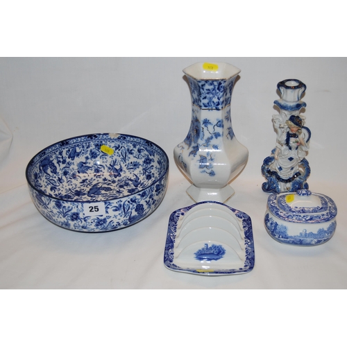 25 - QUANTITY OF BLUE AND WHITE CHINA