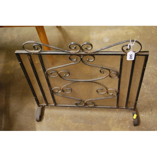 542 - WROUGHT IRON FIRE GUARD