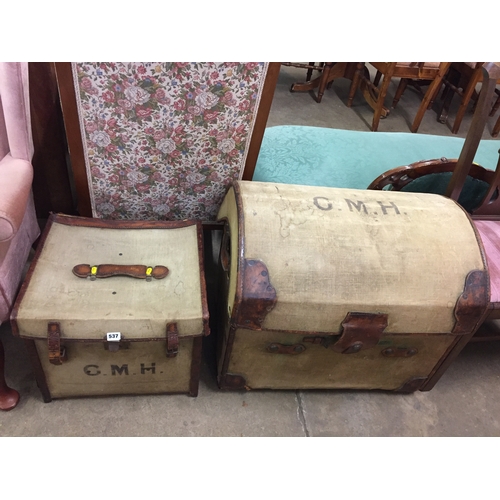 537 - MATCHING GREEN CANVAS AND LEATHER HAT BOX AND TRUNK, INITIALLED G.M.H, THE TRUNK WITH INTERIOR TRAY ... 