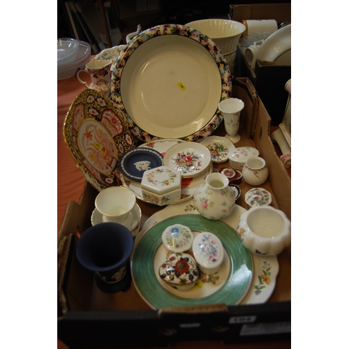 104 - QUANTITY OF DECORATIVE CHINA INCLUDING DAVENPORT, INMARI SANDWICH PLATE, AYNSLEY, WEDGWOOD, ETC.