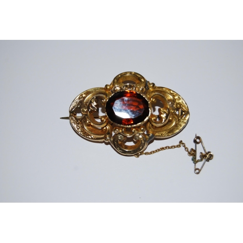 381 - VICTORIAN PASTE BROOCH WITH SCROLLING DECORATION