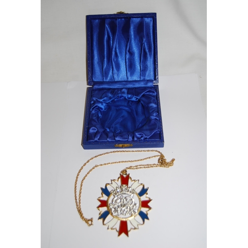 416 - LARGE QUEEN ELIZABETH II ENAMEL PENDANT AND CHAIN IN BOX