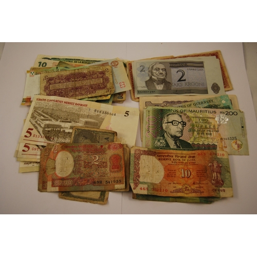 437 - QUANTITY OF FOREIGN BANK NOTES