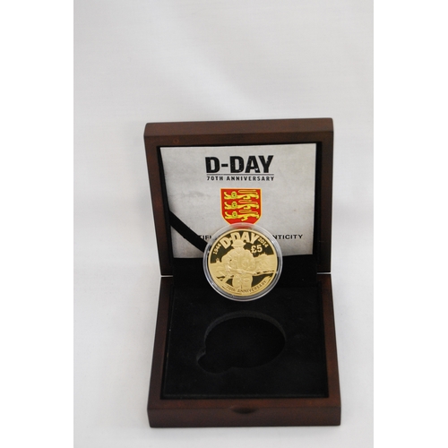 21 - 2014 JERSEY D-DAY 70TH ANNIVERSARY £5 GOLD COIN, OBVERSE IAN RANK-BROADLEY, LIMITED EDITION 125 OF 1... 