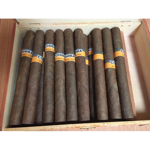 317 - CIGAR BOX CONTAINING 19 COHIBA ESPLENDIDOS CIGARS (LA HABANA CUBA)