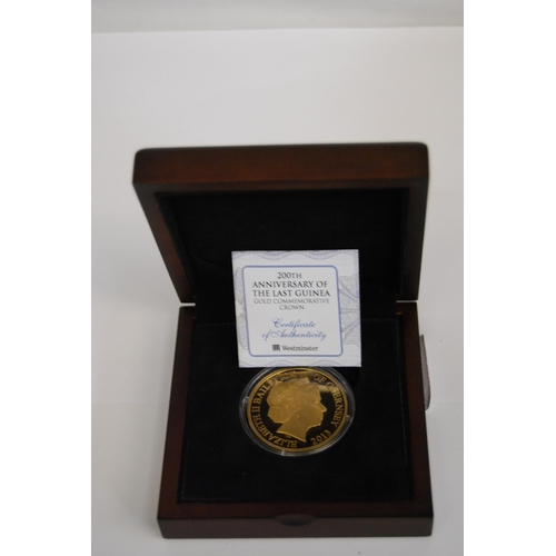 48 - 2013 200TH ANNIVERSARY OF THE LAST GUINEA, 22CT GOLD £5 COIN, 39.94g