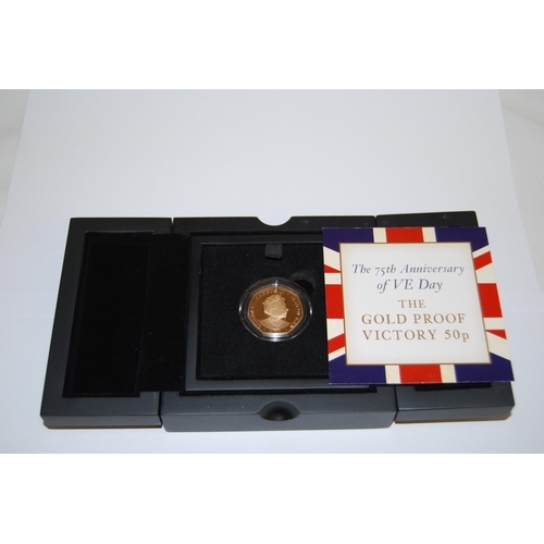 9 - 2020 THE 75TH ANNIVERSARY OF VE DAY PROOF ISLE OF MAN 50 PENCE GOLD COIN 916/1000, 15.5g, 100 OF 250