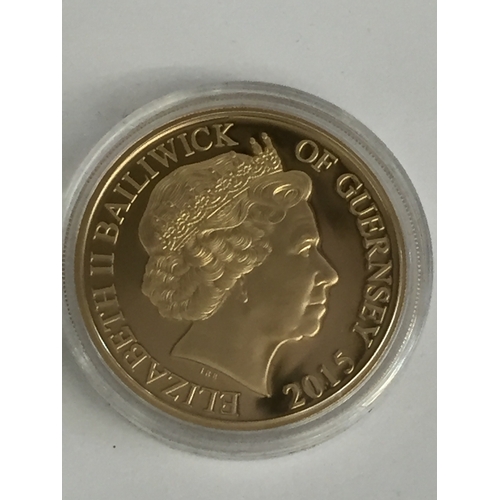 19 - 2015 REFLECTIONS OF A REIGN GUERNSEY 916/1000 GOLD PROOF £5 COIN, 39.94g (3 OF 95)