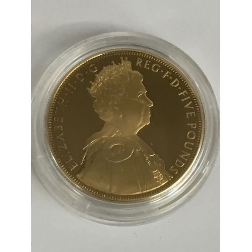 41 - 2012 DIAMOND JUBILEE QUEEN ELIZABETH II UK PROOF 22CT GOLD £5 COIN, 39.94g