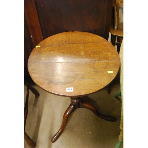 581 - 19TH CENTURY CIRCULAR OAK WINE TABLE ON TURNED PILLAR AND TRIPOD 49CM DIAMETER X 64CM HIGH