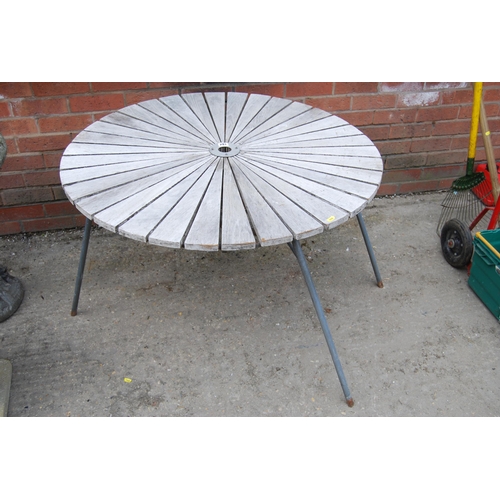 791 - CIRCULAR SLATTED GARDEN TABLE