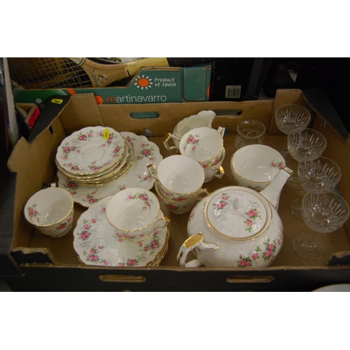 125 - BOX OF AYNSLEY PART TEA SERVICE (21 PIECES) AND GLASSES