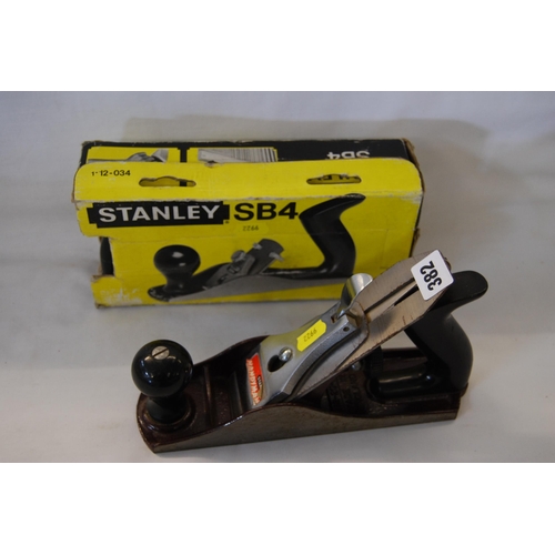 382 - STANLEY HANDYMAN CARPENTERS PLANE AND STANLEY SB4 CARPENTERS PLANE