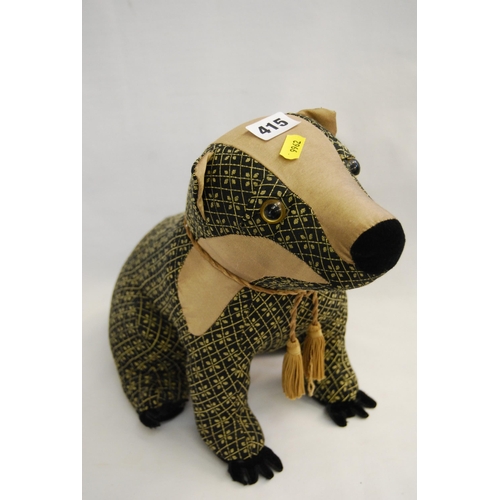 415 - DORO DESIGN BADGER DOORSTOP