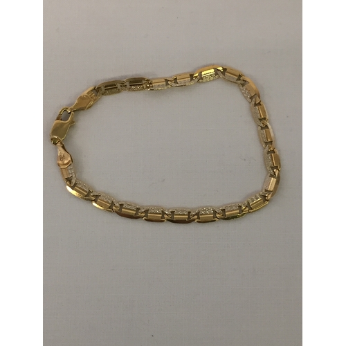 1 - CONTINENTAL GOLD BRACELET MARKED 750 (7.1g)