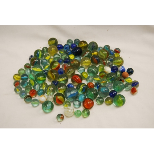 172 - 118 MIXED MARBLES