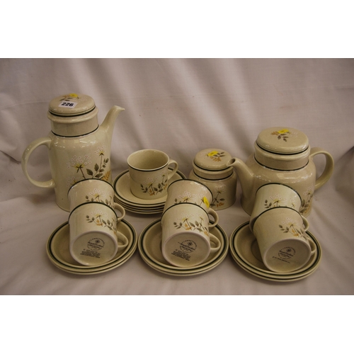 226 - ROYAL DOULTON WILLO' THE WISP BRAKFAST SERVICE (23 PIECES)