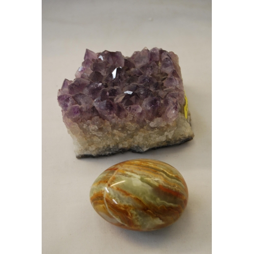 436 - AMETHYST ROCK CRYSTAL AND POLISHED SANDSTONE EGG