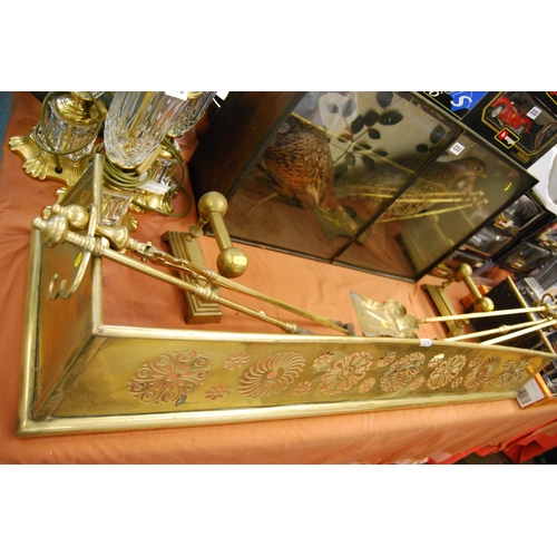 229 - 19TH CENTURY PIERCED BRASS FENDER, SET OF 5 19TH CENTURY BRASS FIRE IRONS & PAIR OF FIRE DOGS