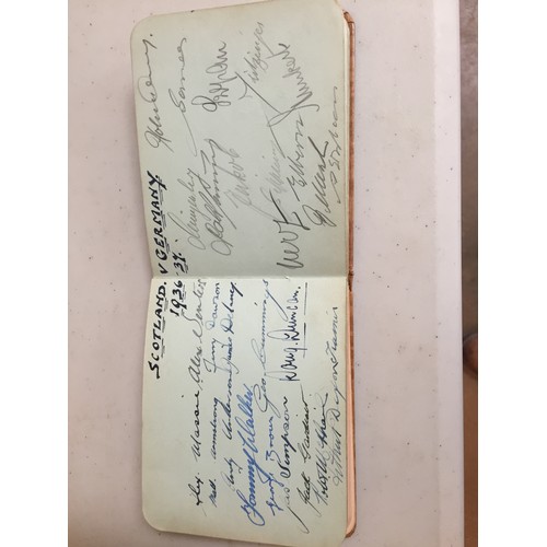 378 - AUTOGRAPH ALBUM CONTAINING AUTOGRAPHS OF SCOTLAND v IRELAND 1936 - 1937, SCOTLAND v GERMANY 1936 - 1... 