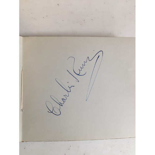 378 - AUTOGRAPH ALBUM CONTAINING AUTOGRAPHS OF SCOTLAND v IRELAND 1936 - 1937, SCOTLAND v GERMANY 1936 - 1... 