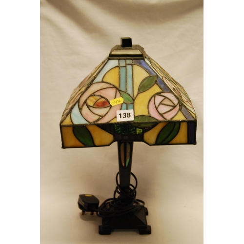 138 - TIFFANY STYLE TABLE LAMP