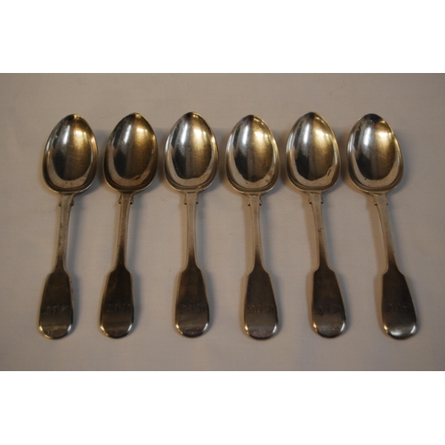 283 - SET OF 6 SILVER DESSERT SPOONS, WITH GPT MONOGRAM, LONDON 1829 (9ozs)