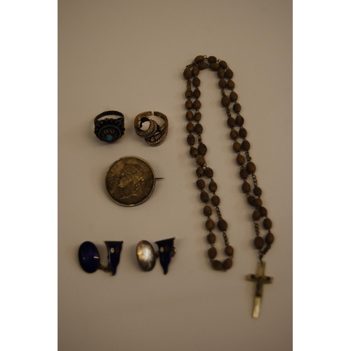 363 - 1881 50 CENTS COIN BROOCH, 2 RINGS, PAIR OF CUFFLINKS & ROSARY BEADS