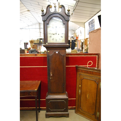 540 - 18TH CENTURY GRANDFATHER CLOCK WITH PAINTED ARCH DIAL IN OAK CASE, BROKEN SWAN NECK PEDIMENT WITH BR... 