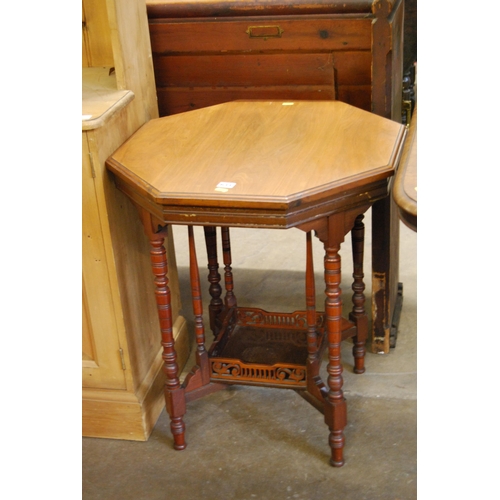 633 - EDWARDIAN OCTAGONAL WALNUT CENTRE TABLE TURNED SUPPORTS GALLERIED SHELF STRETCHER