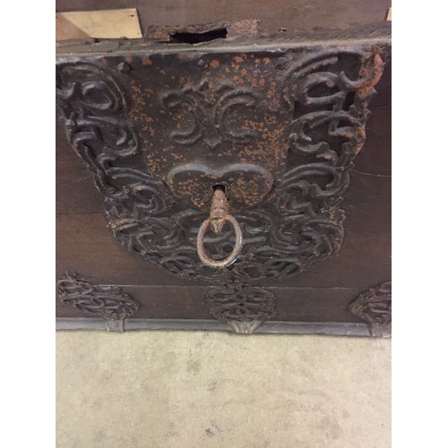 537 - 18TH CENTURY SPANISH OAK ARMADA DOME TOP SEA CHEST WITH IRON DECORATIVE STRAPWORK, LOCK & CARRYING H... 